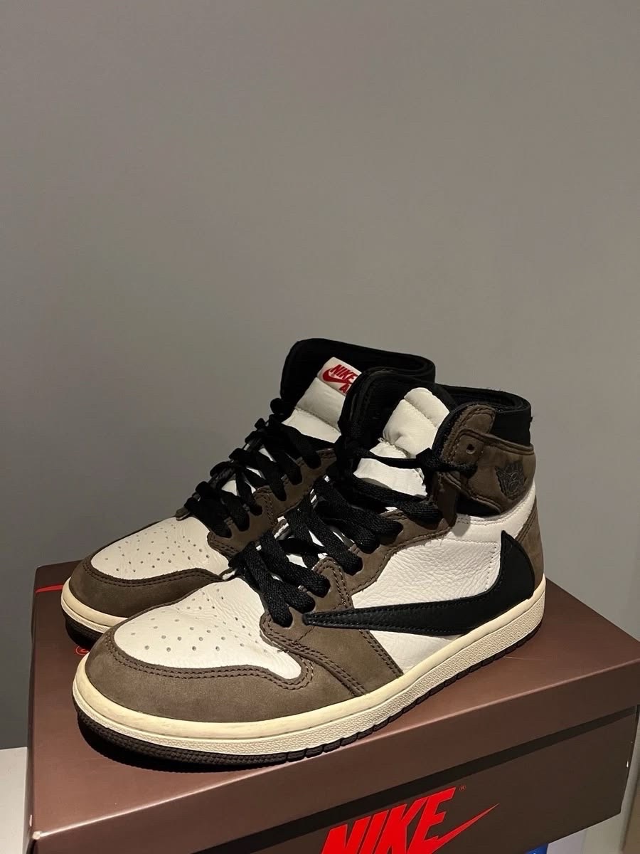 Jordan 1 high travis scott