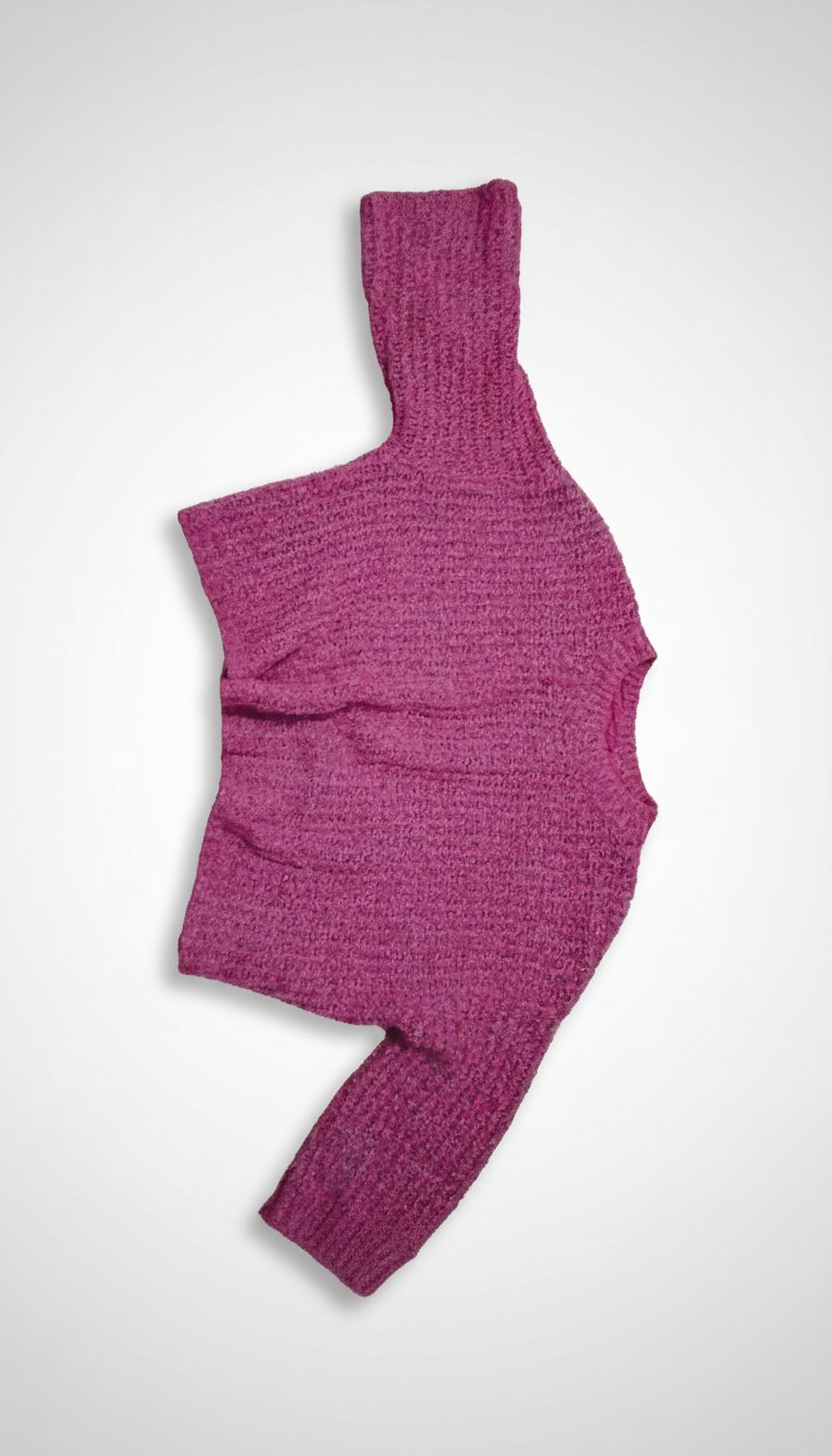 Pull rose tendance 💗État: bon état، ملبوس مرات قليلة.قماش مريح ودافئ، مناسب للشتاء والخريف.  المقاس: S / Mاللون: Rose