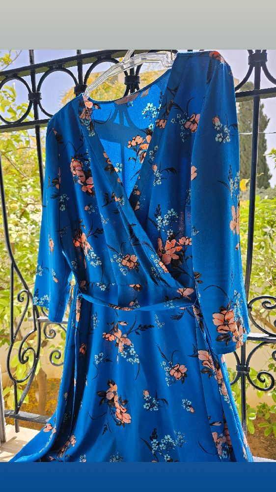 robe bleue fleurie 