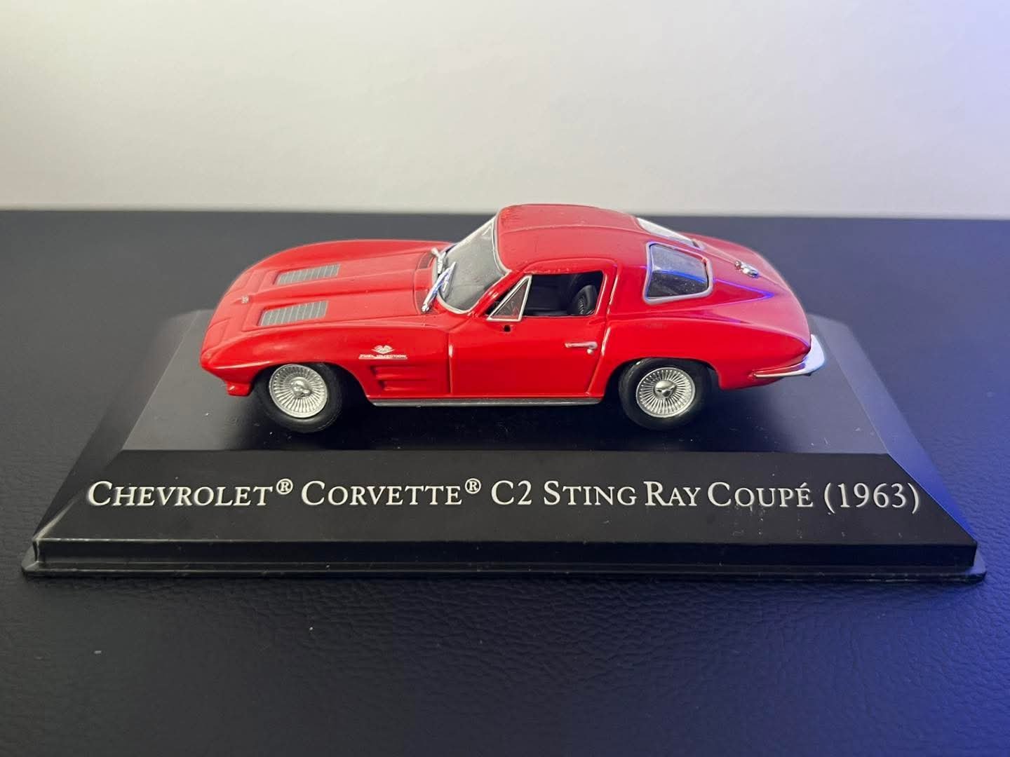Miniature chevrolet corvette stingray 
