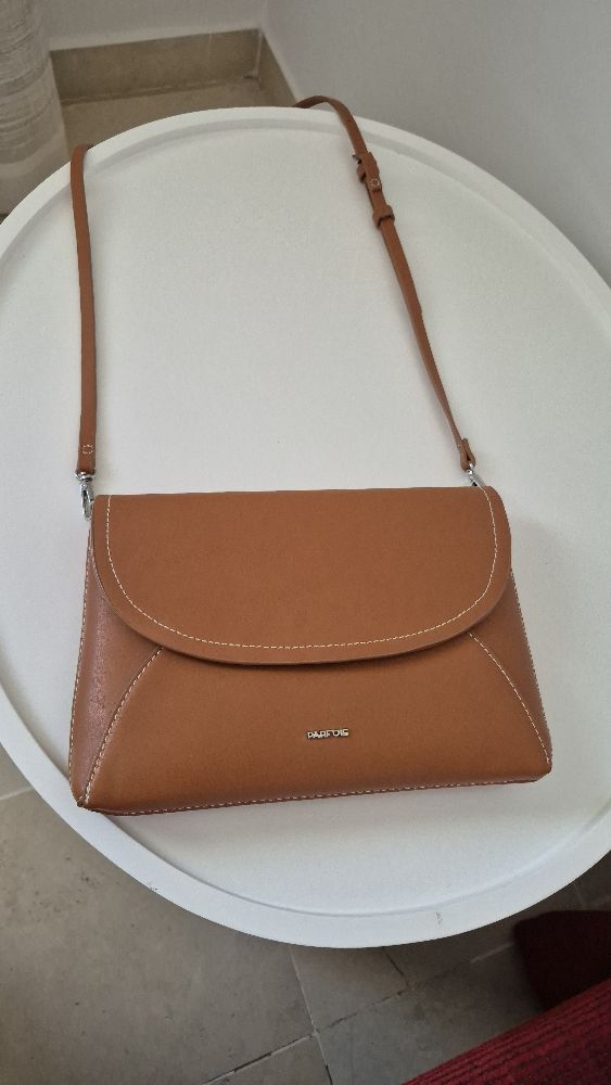 Pochette Camel Parfois 