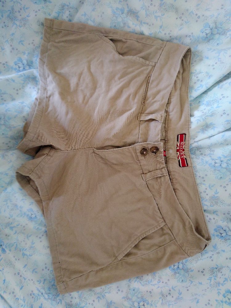 Beige shorts