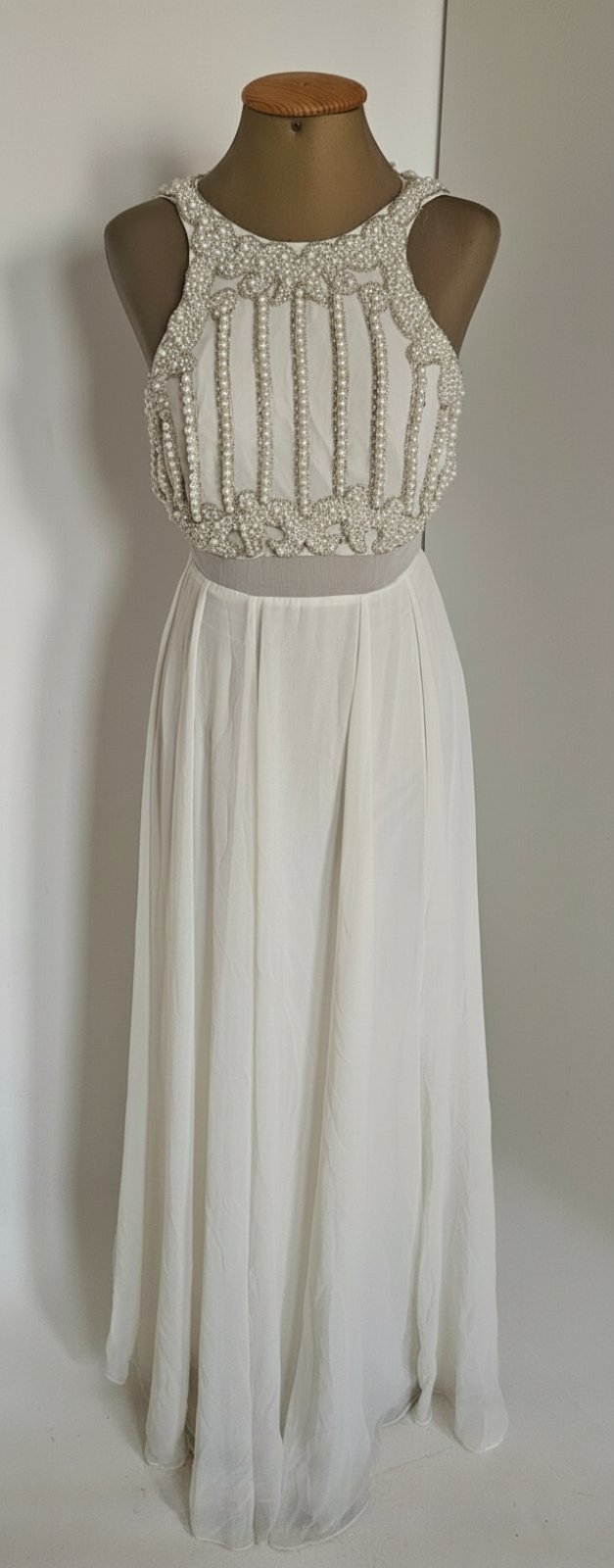 Robe avec perle