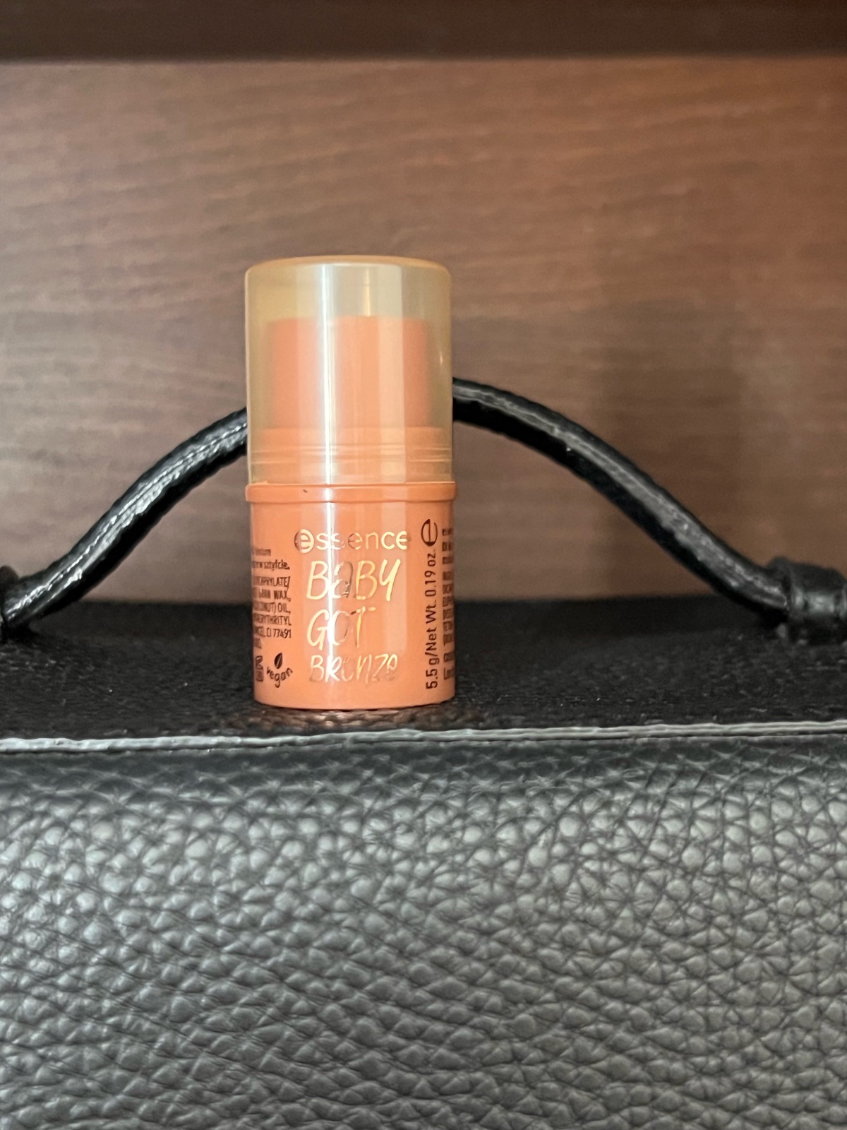 ESSENCE STICK BRONZE " BABY GOT BRONZE "