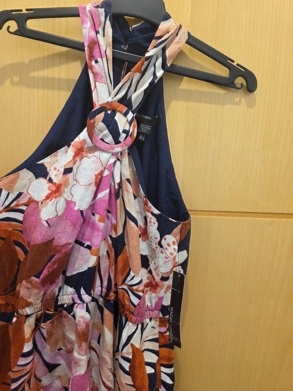 Robe de la marque maggy london 