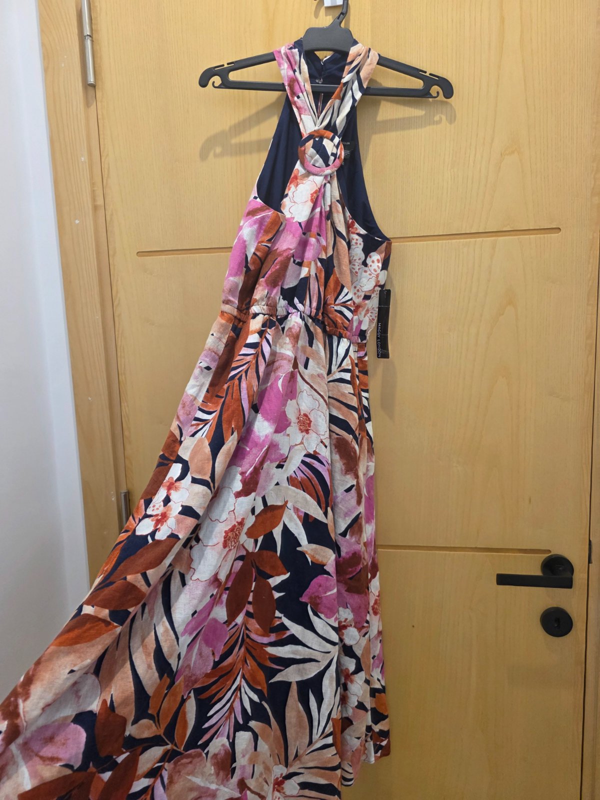 Robe importee de la marque MAGGY LONDON 