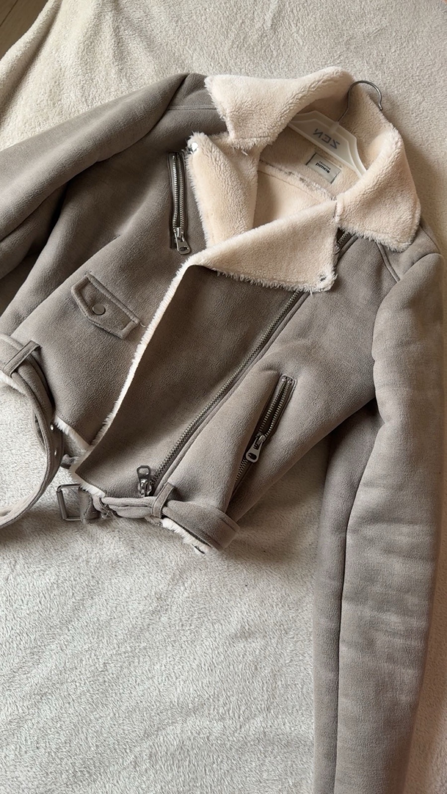 Manteua beige et gris