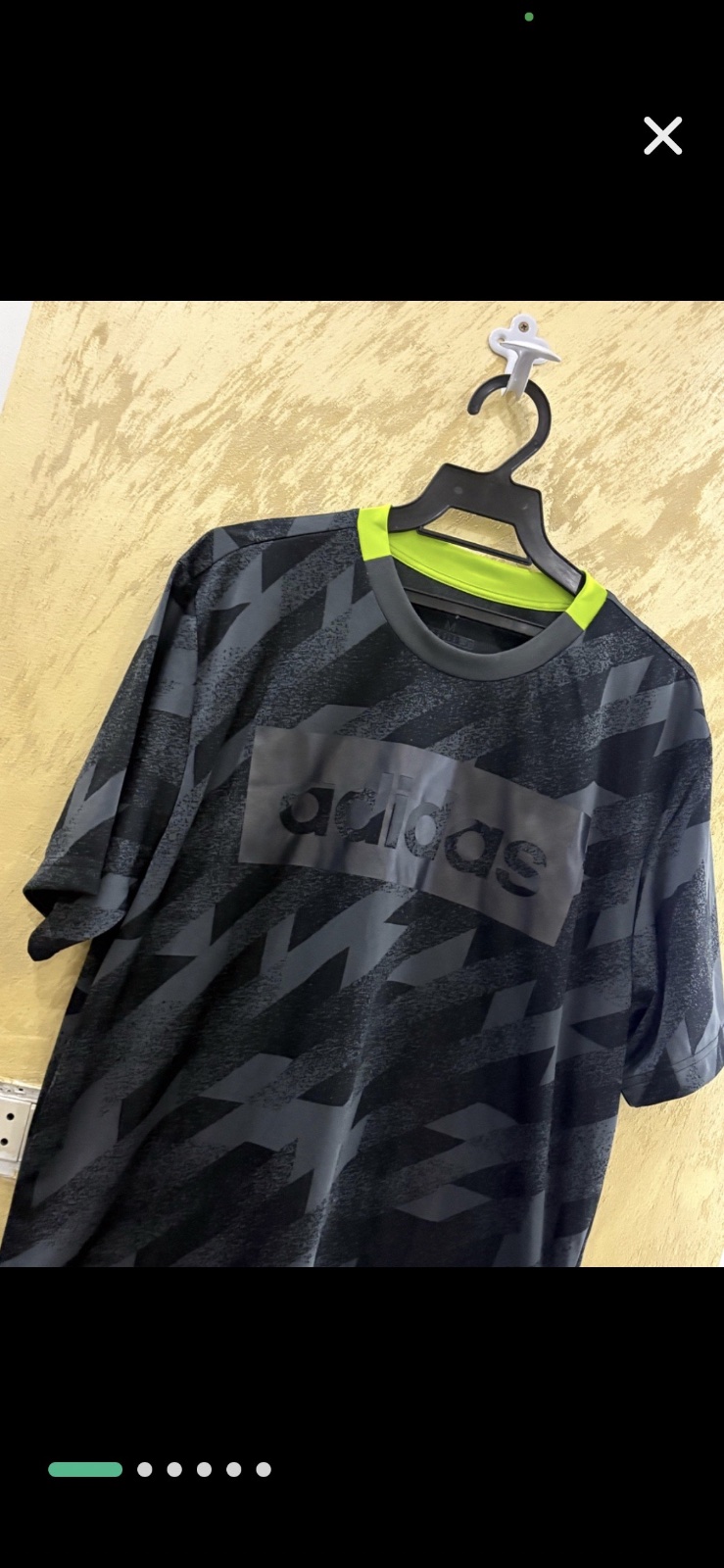 T-shirt Adidas neuf