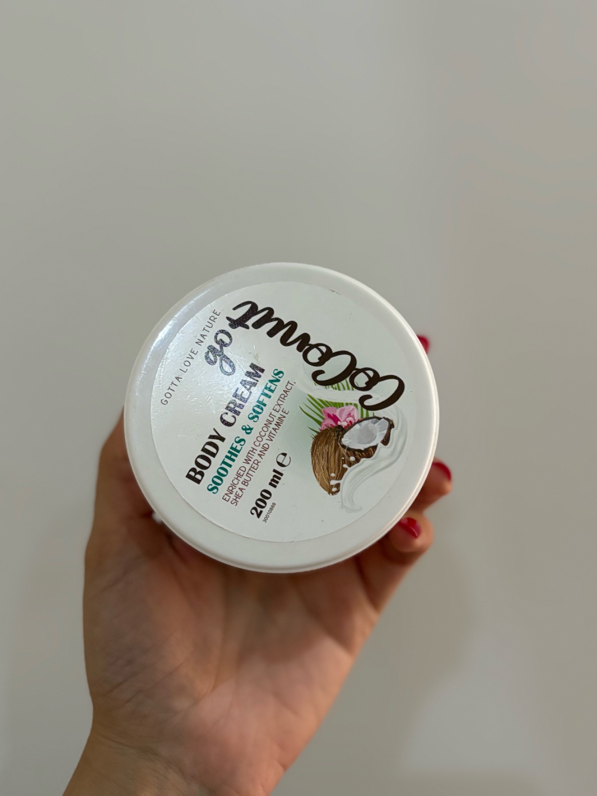  crème pour le corps est la Gotta Love Nature Go Coconut Body Cream, un soin de 200 ml formulé pour apaiser et adoucir la peau