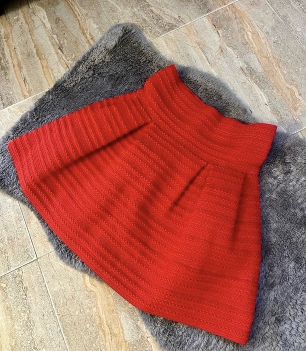 Jupe H&M trapeze patineuse de 40 couleur rouge vif