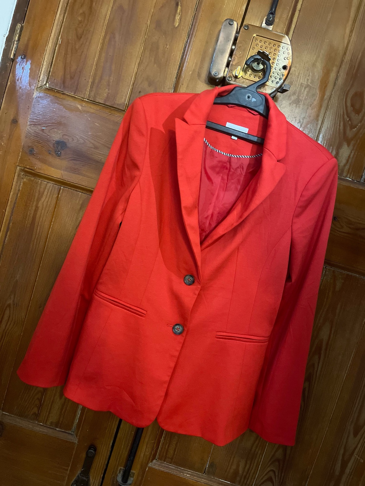 Blazer rouge neuf à double boutonnage de la marque Charles Vogele