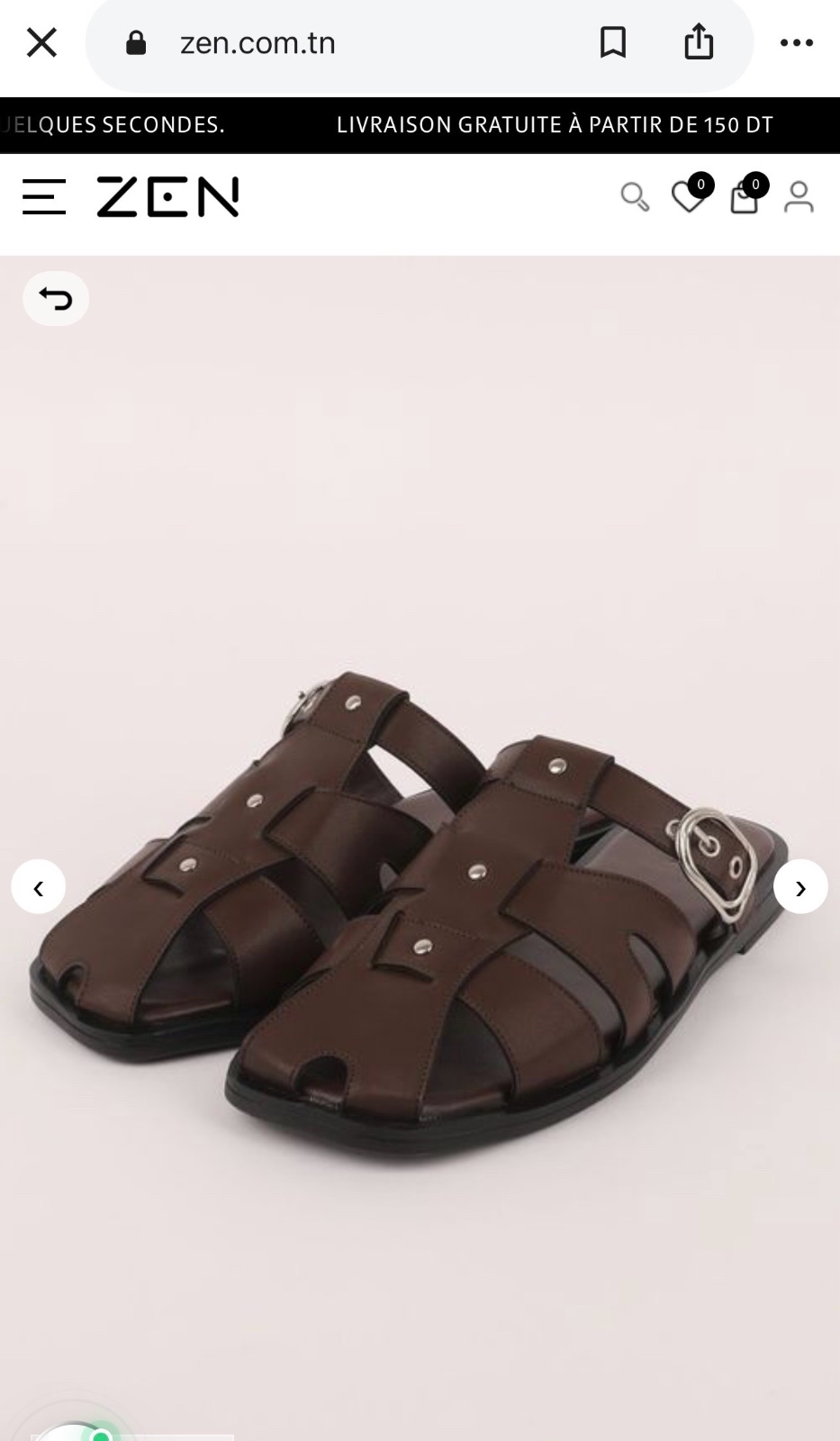Mules marron de chez ZEN se distinguent par leur design ajouré inspiré des sandales de pêcheur et leur large boucle métallique argentée sur le côté
