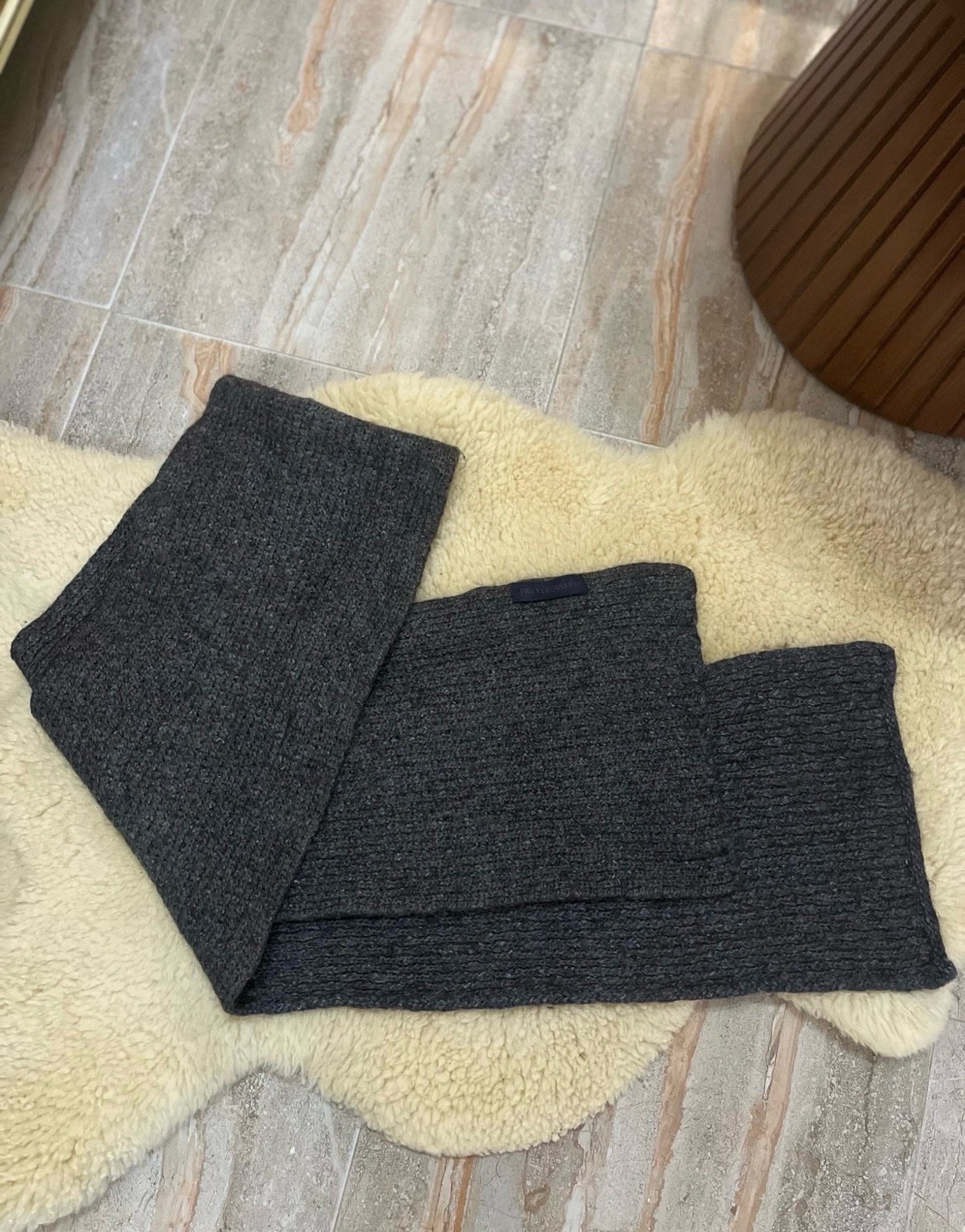 Echarpe Trussardi en laine gris foncé à maille côtelée