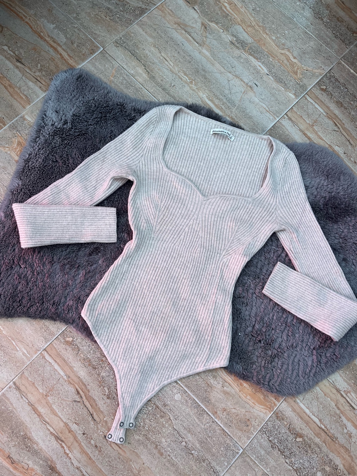 Bodysuit en maille côtelée avec col sweetheart de la marque Abercrombie & Fitch