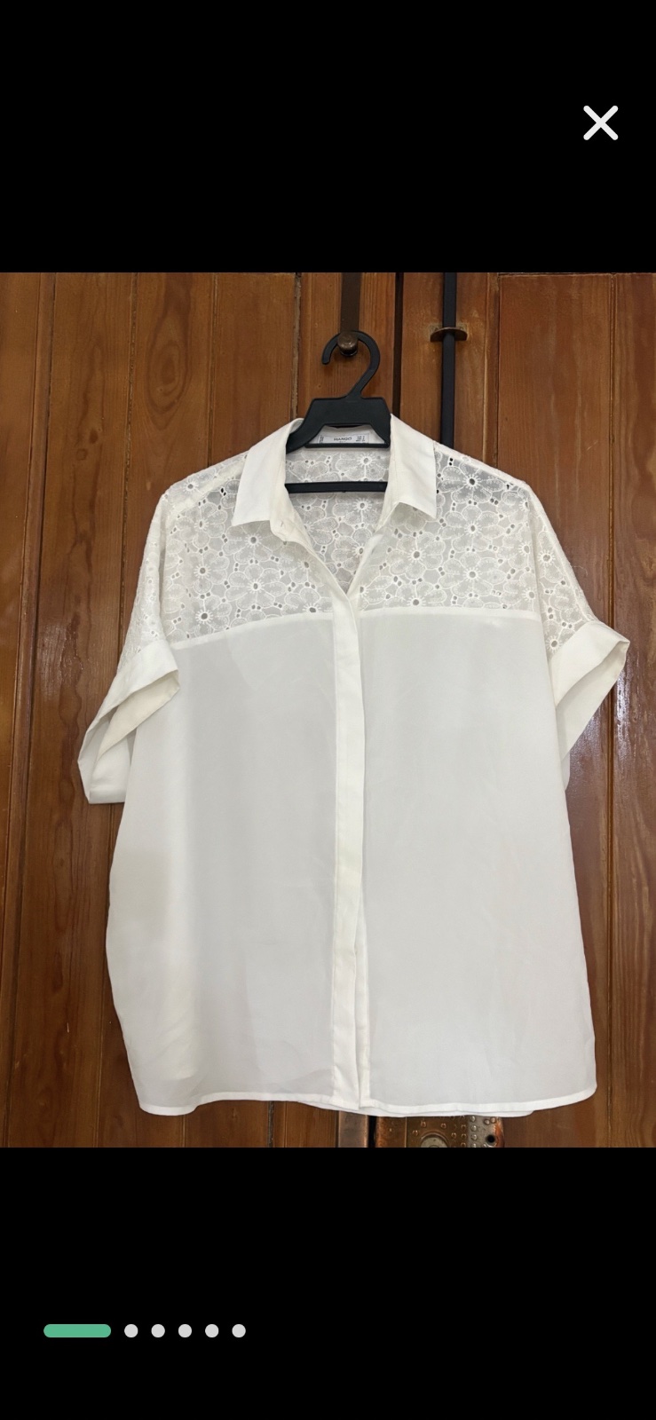 Chemise blanche Mango en broderie anglaise délicate sur les épaules et la poitrine