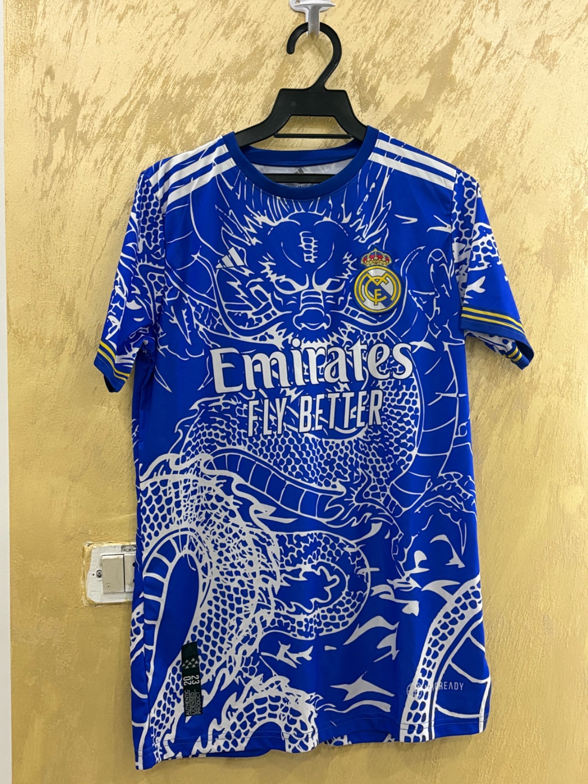 Maillot de football conceptuel "Dragon" du Real Madrid