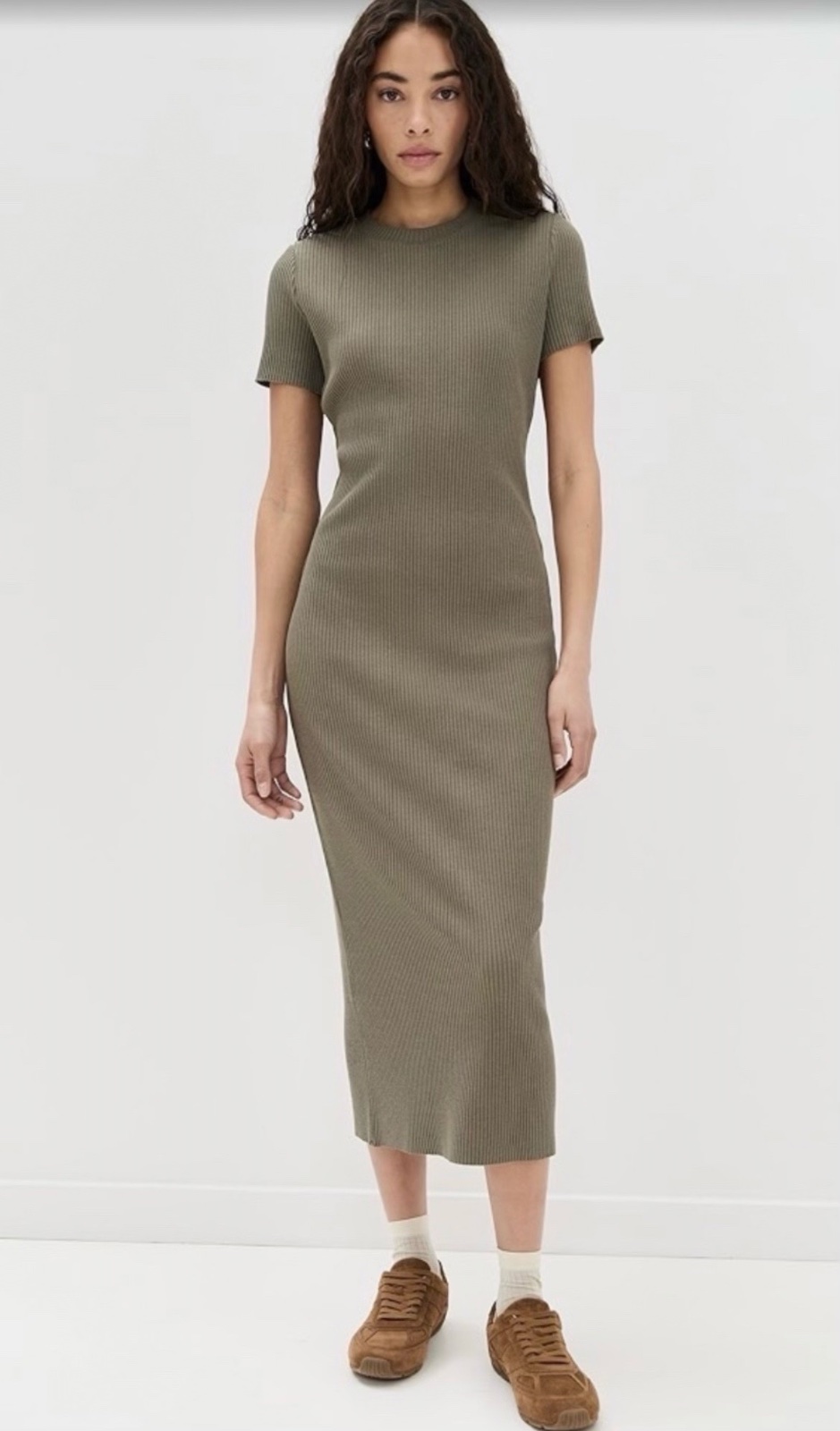 Robe midi Primark en maille côtelée Vince de couleur Kaki