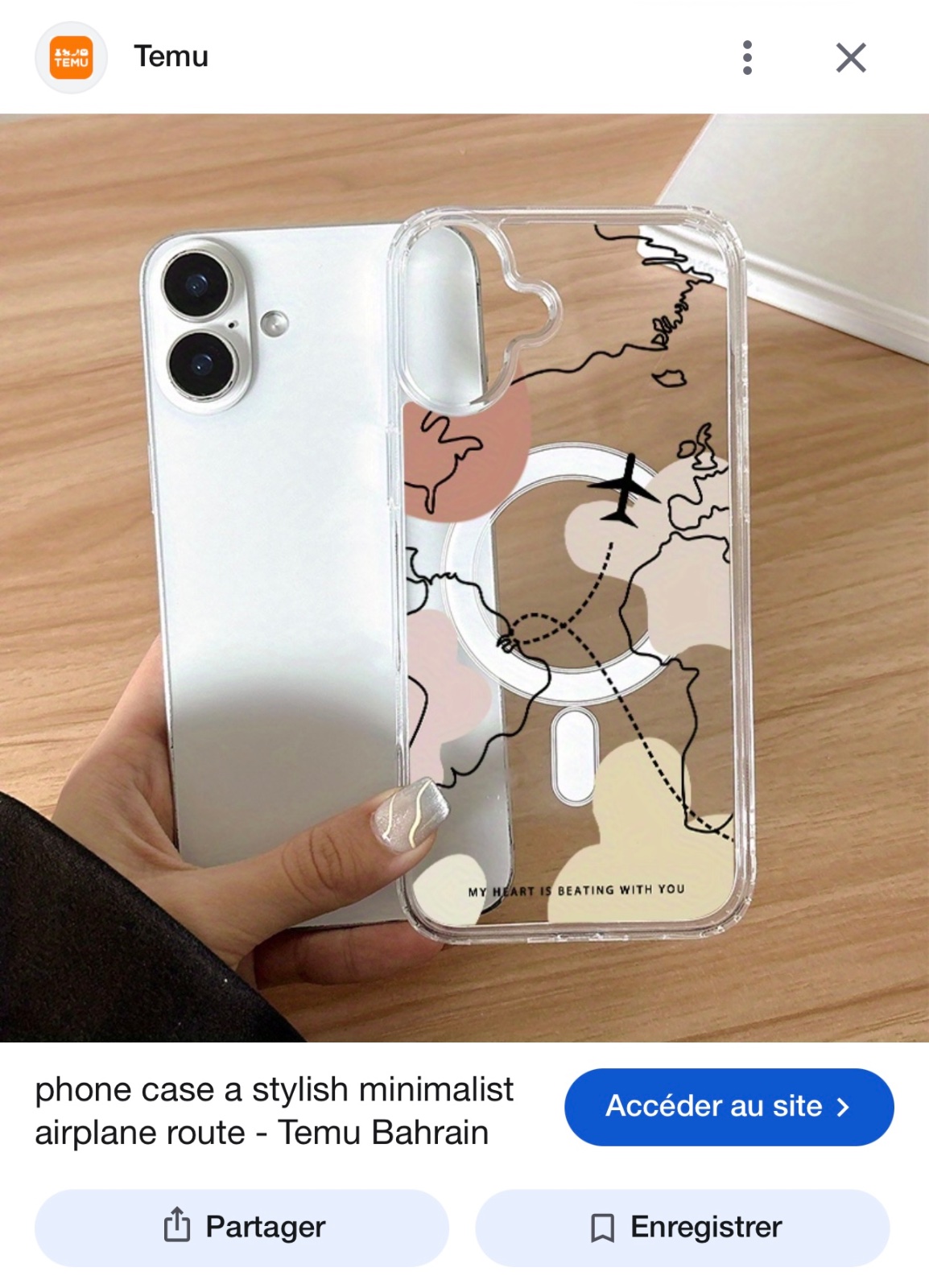 Coque transparente présente un motif minimaliste d'avion et de carte avec l'inscription « My heart is beating with you »