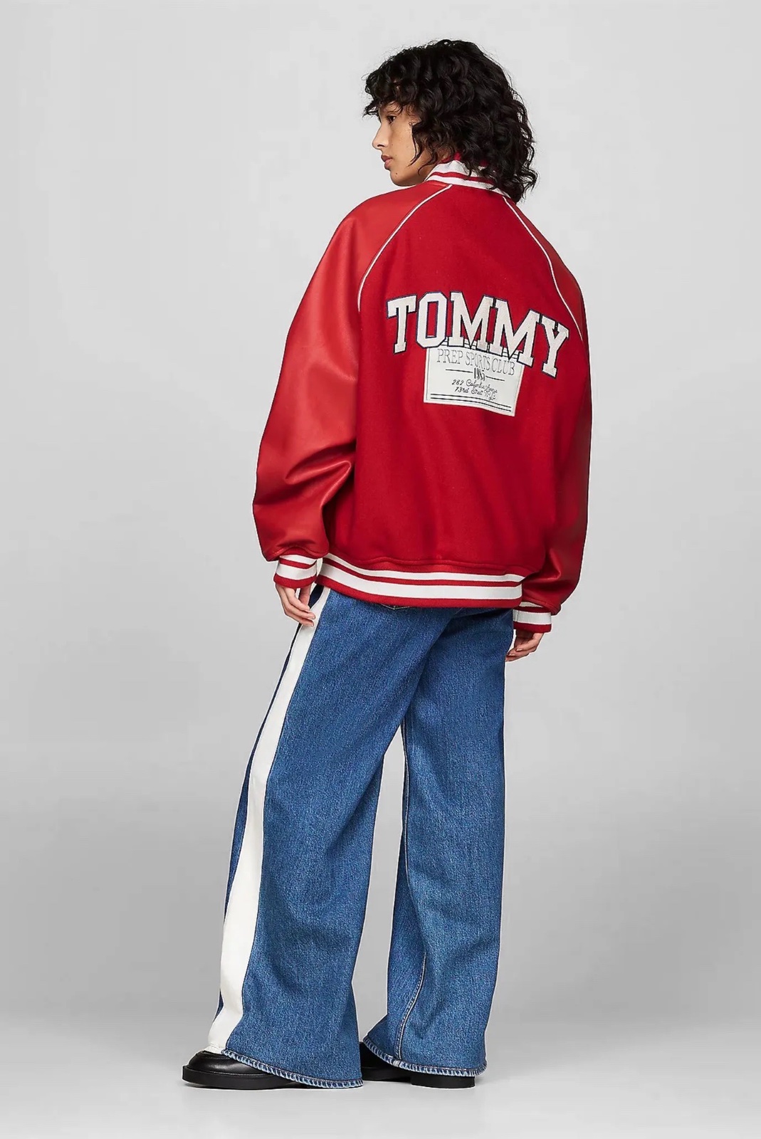 Veste universitaire décontractée Tommy Hilfiger de couleur rouge et blanc