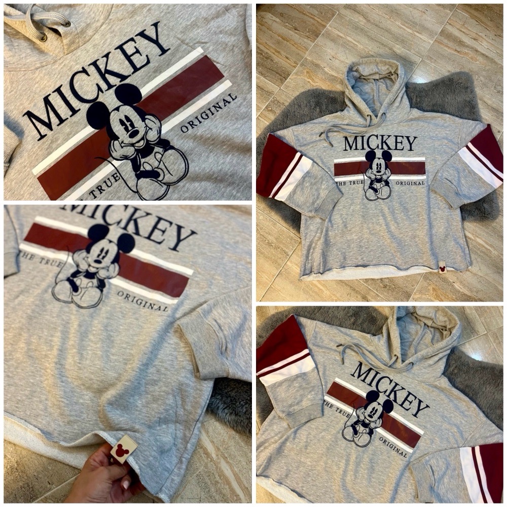 Sweat à capuche gris Disney Mickey Mouse avec des rayures bordeaux et blanches sur les manches