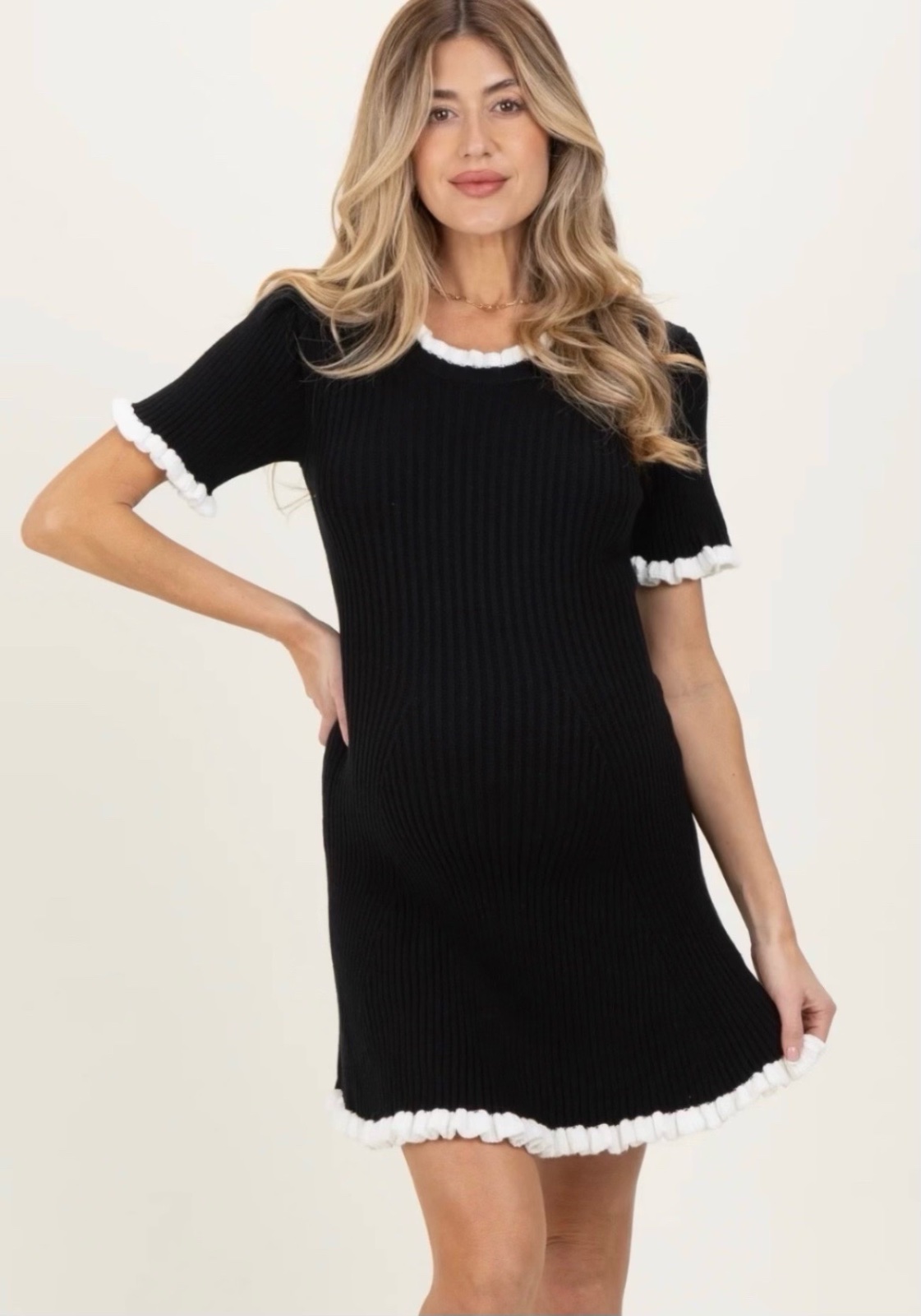 Robe ZARA neuf en maille côtelée avec des détails blancs sur les bords