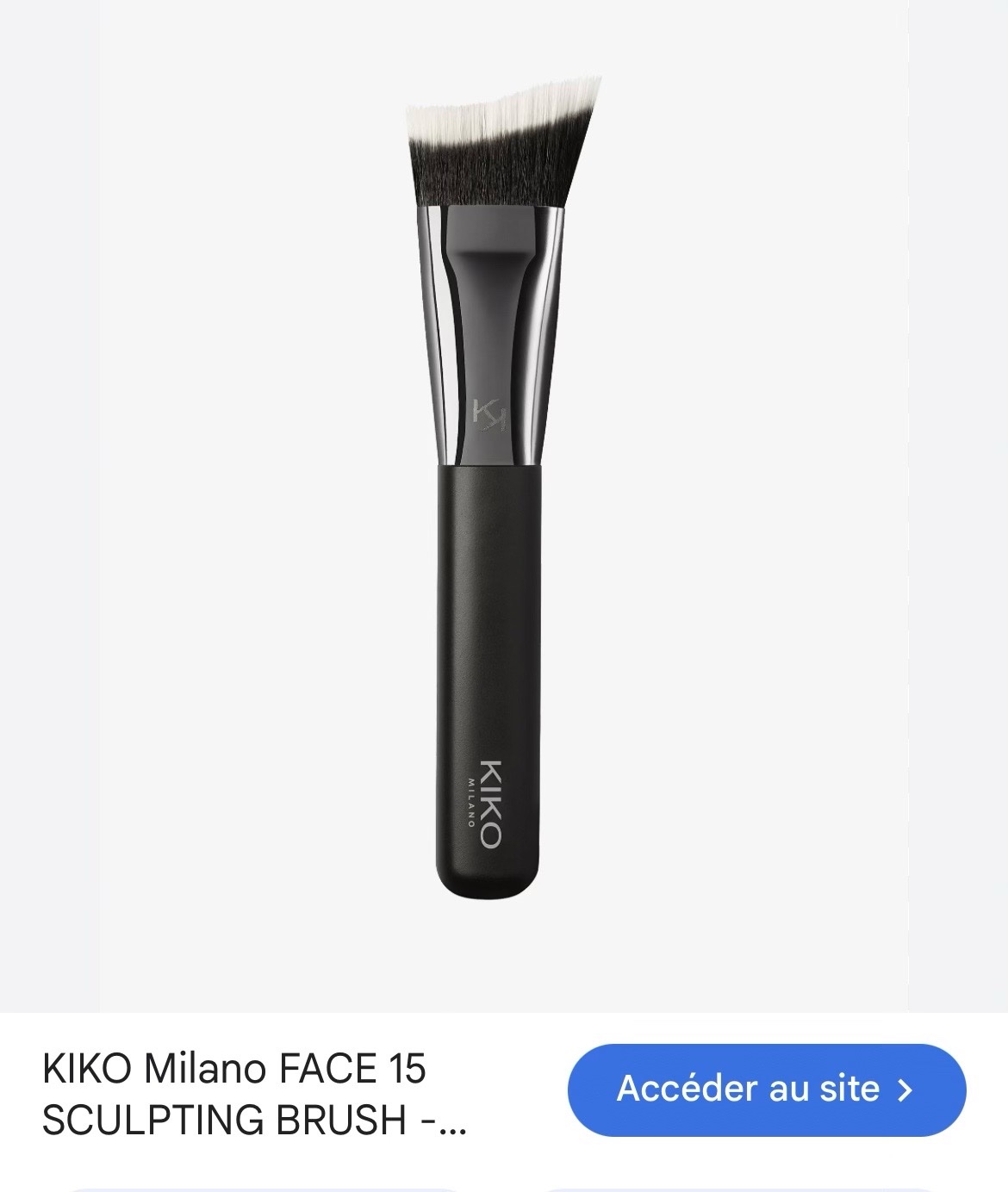  KIKO Milano Face 15 Sculpting Brush, un pinceau à sculpter conçu en fibres synthétiques douces
