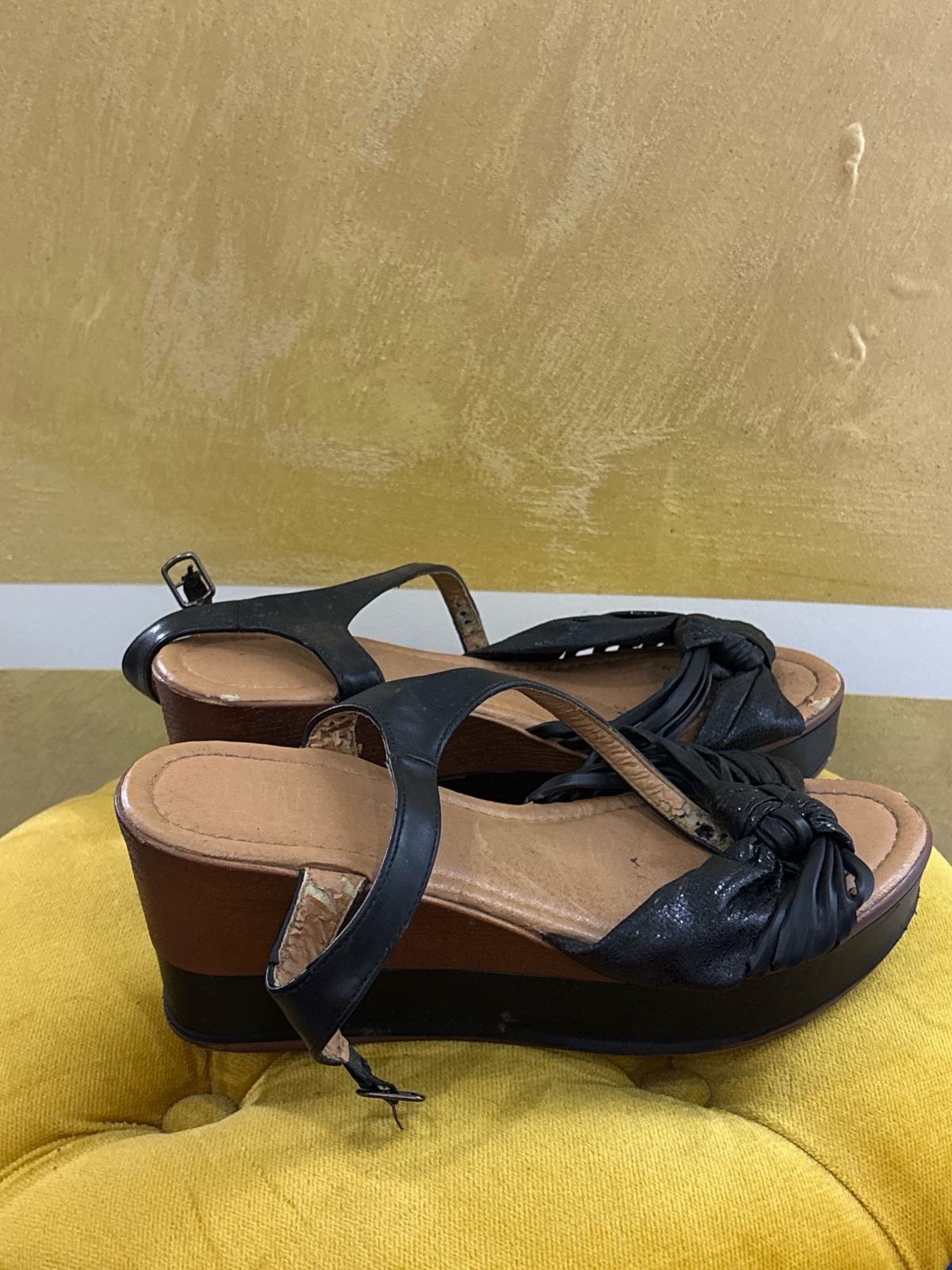 Sandales compensées noires en cuir Coco & Abric