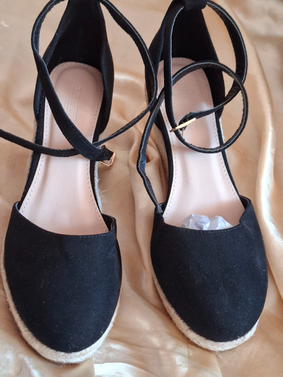 Truffle Collection - Espadrilles compensées  oir. Pointure 37 38 39