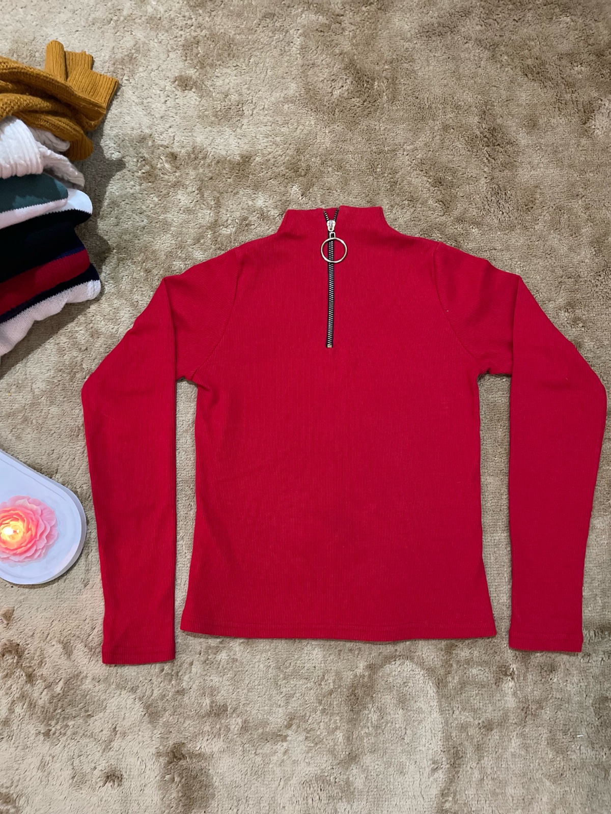 Pull rouge a zip 