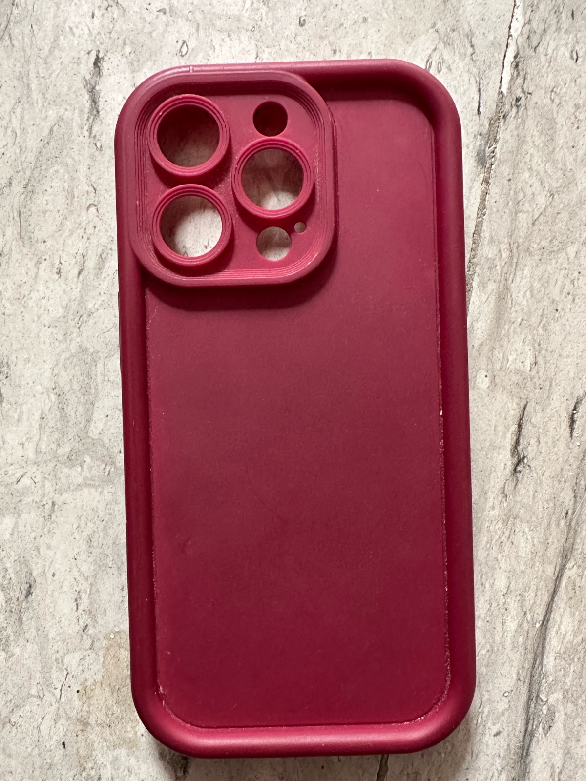 Cache iphone 14 pro bordeaux