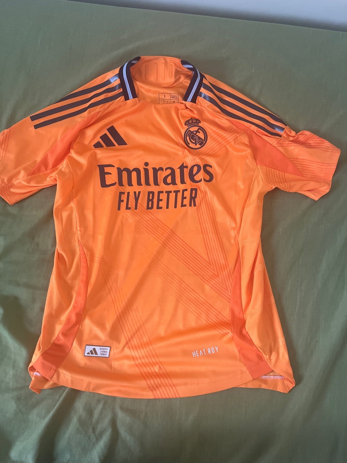 Maillot real madrid version joueur 2025