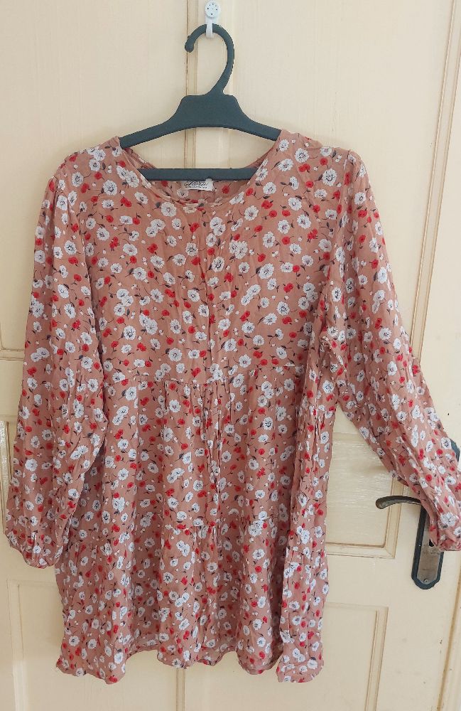 Tunique beige fleurie 