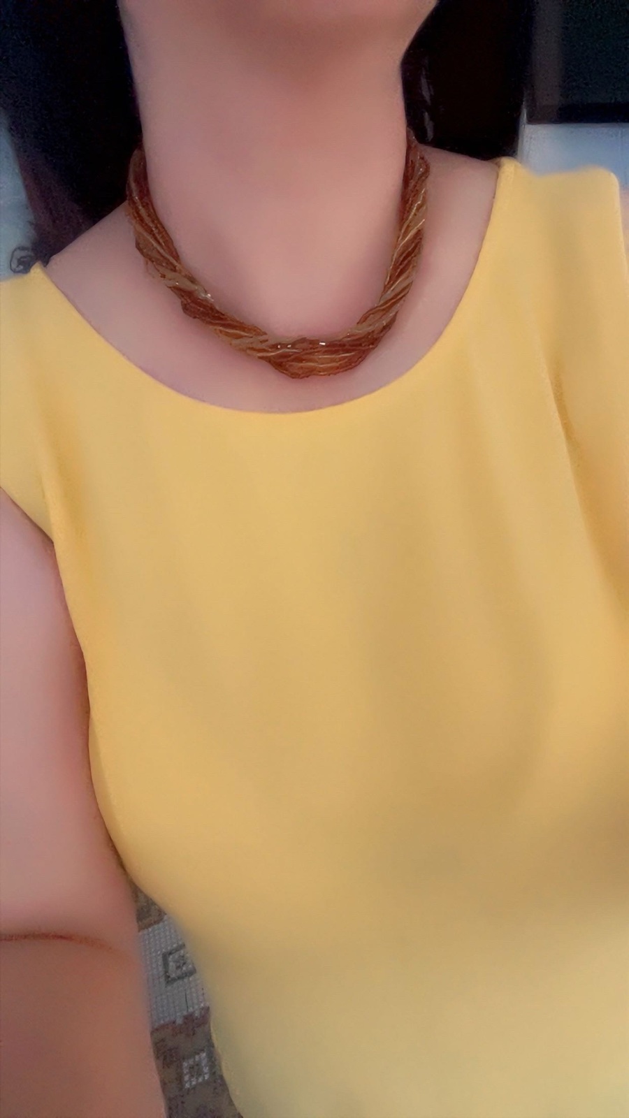 Je vends ce beau collier marron bronze
