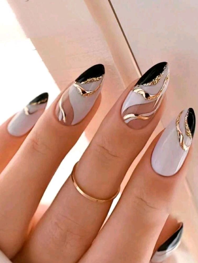 Press on nails