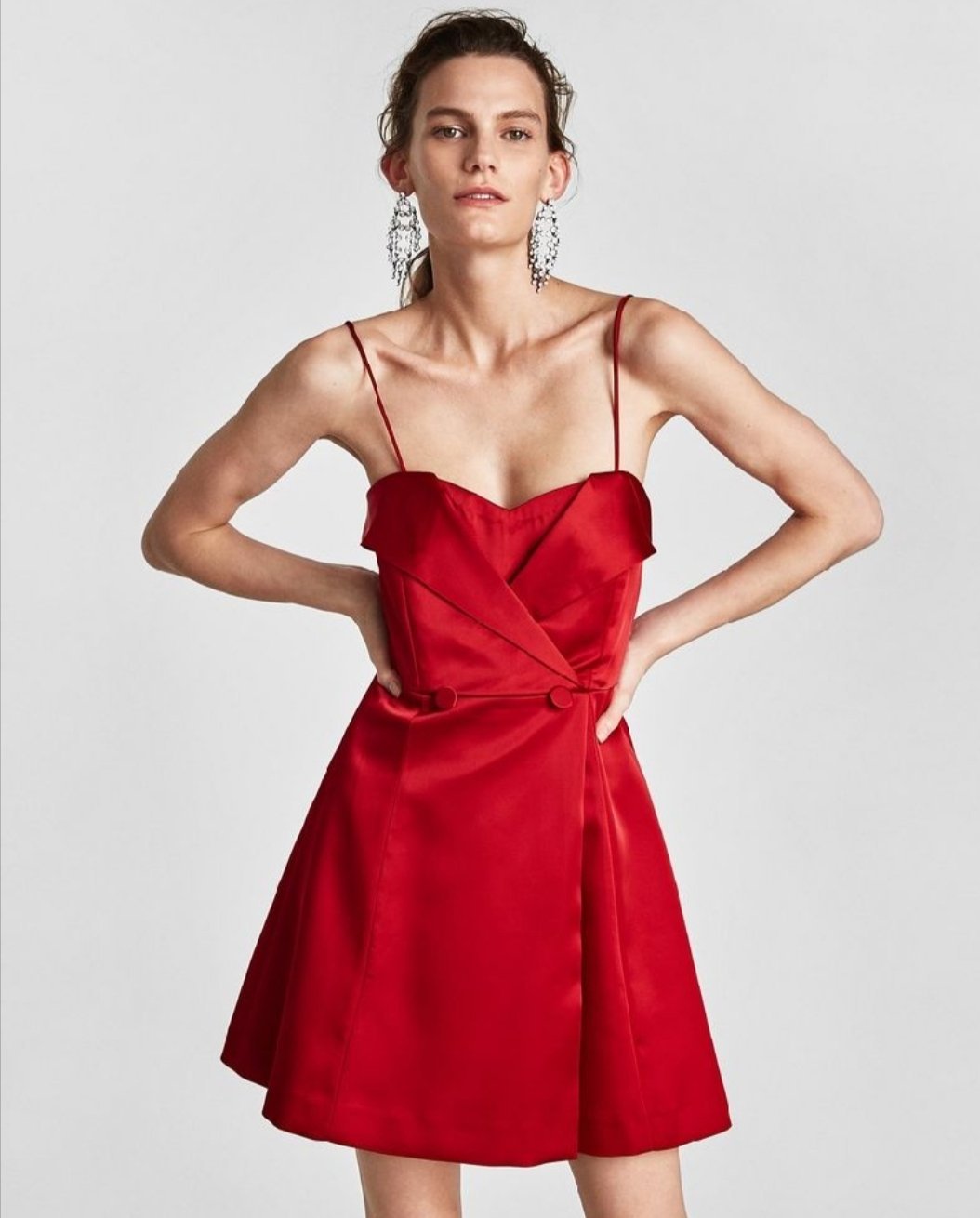 Élégante robe rouge Zara Neuf 
