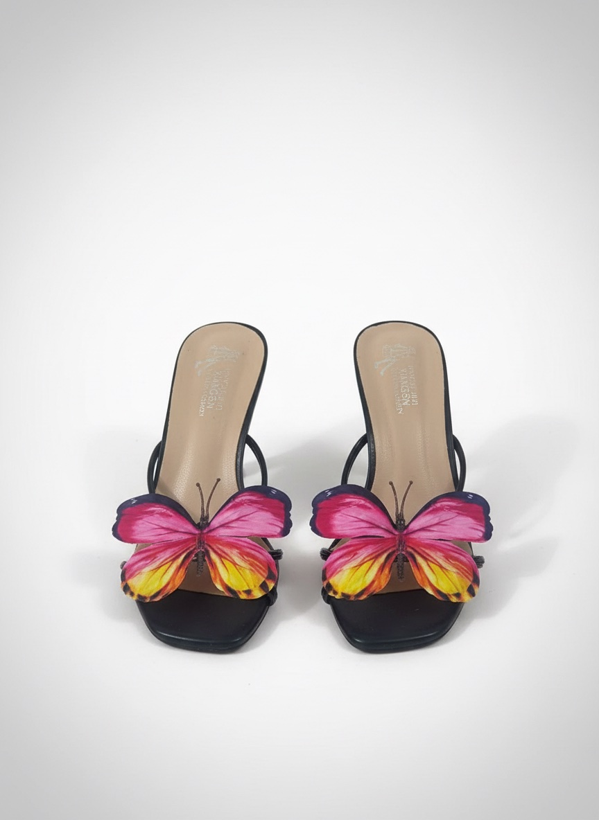 Demi talon noir avec papillon multicoleur a la mode