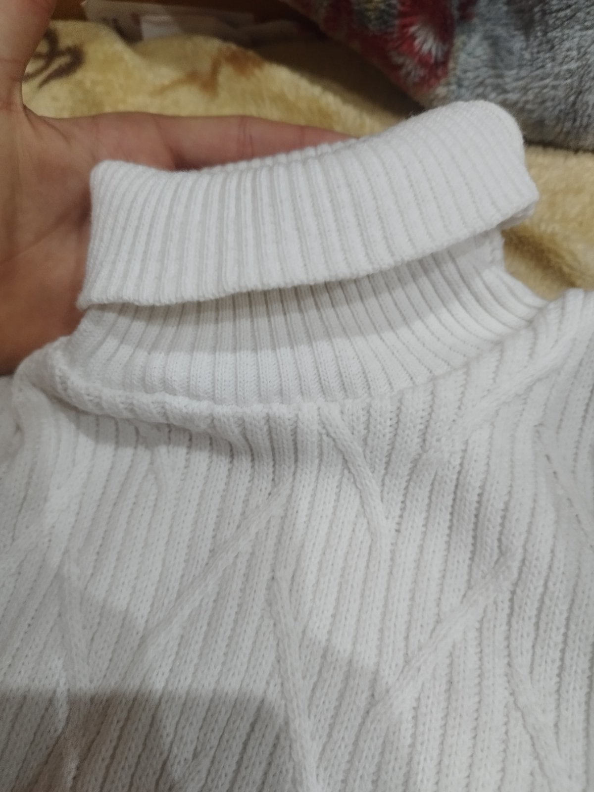 Pull blanc avec Cole 