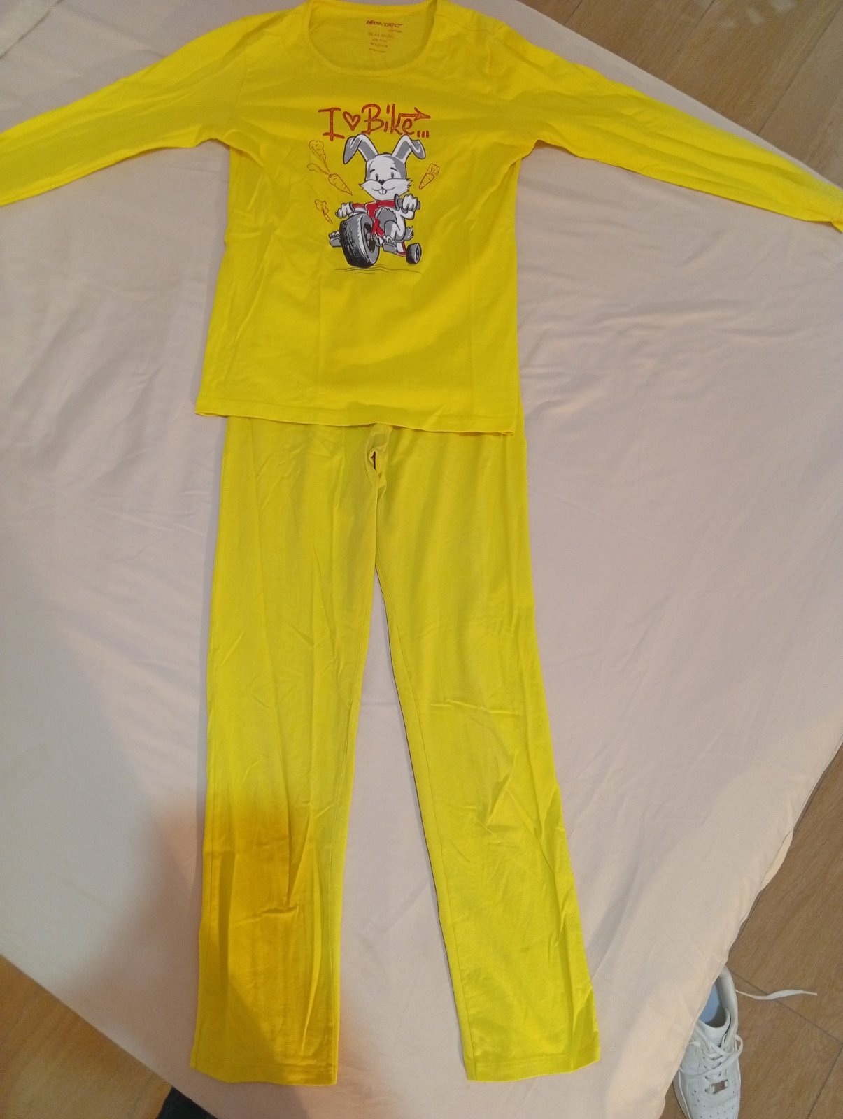 Pyjama jaune 8ans