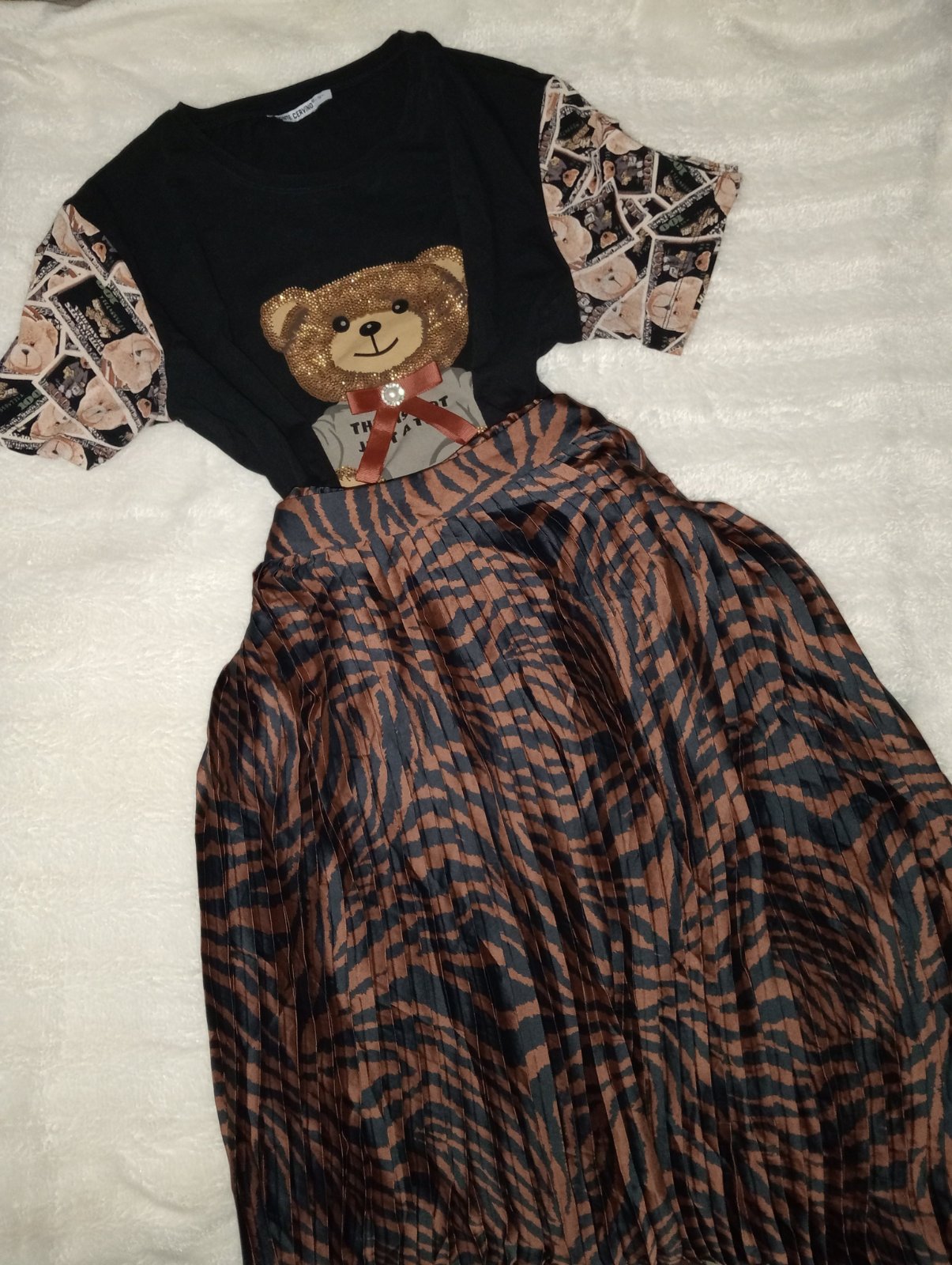 Jupe plissée+ pull gratuit 
