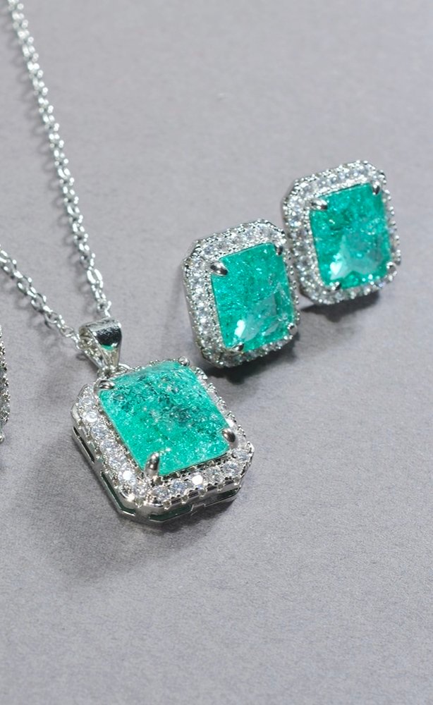 Parure faux bijoux 