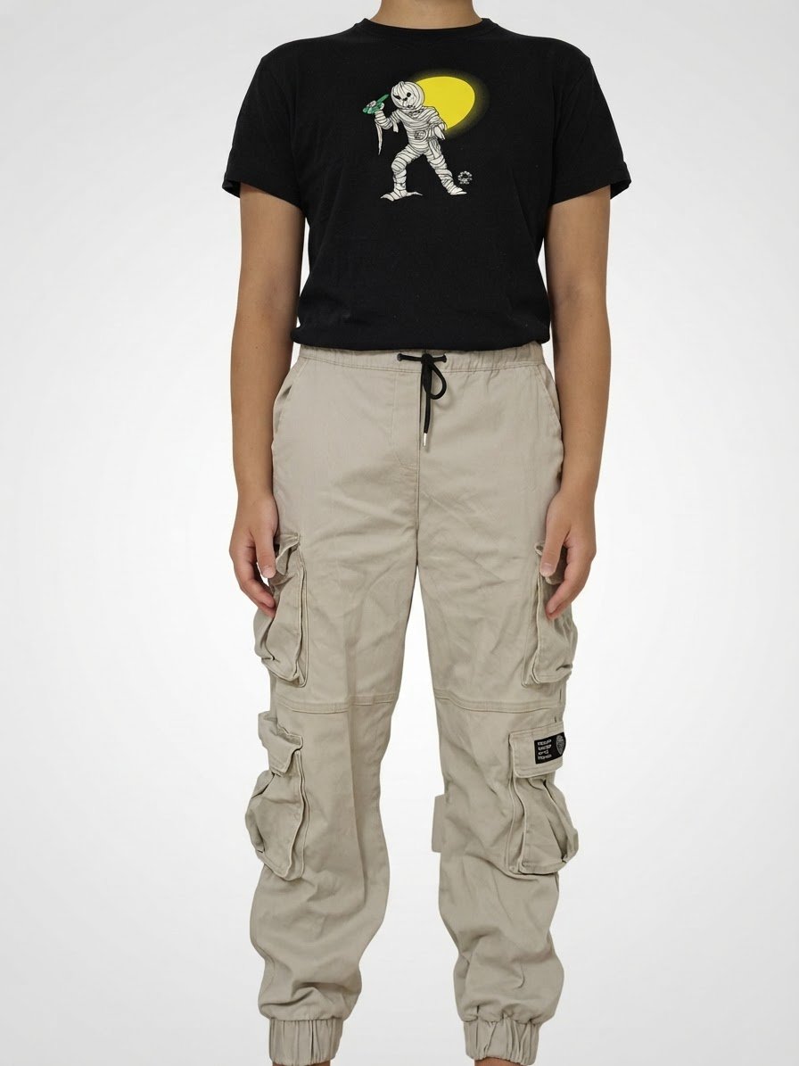 Pantalon cargo béige et pule noir