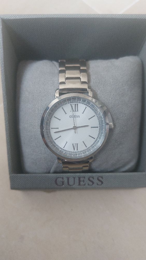 Montre féminine Guess