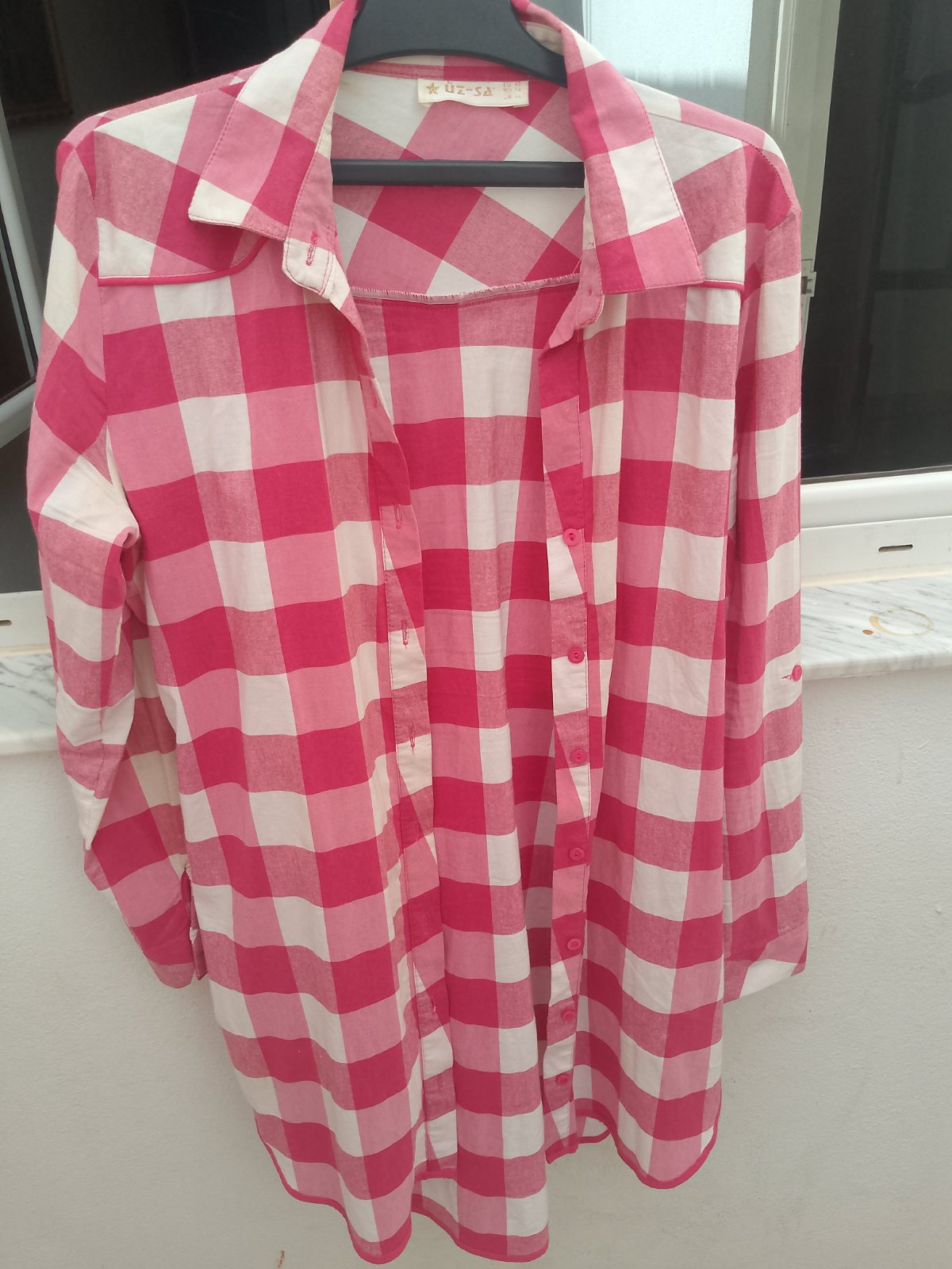 Chemise longue et carreaux rose el blanc