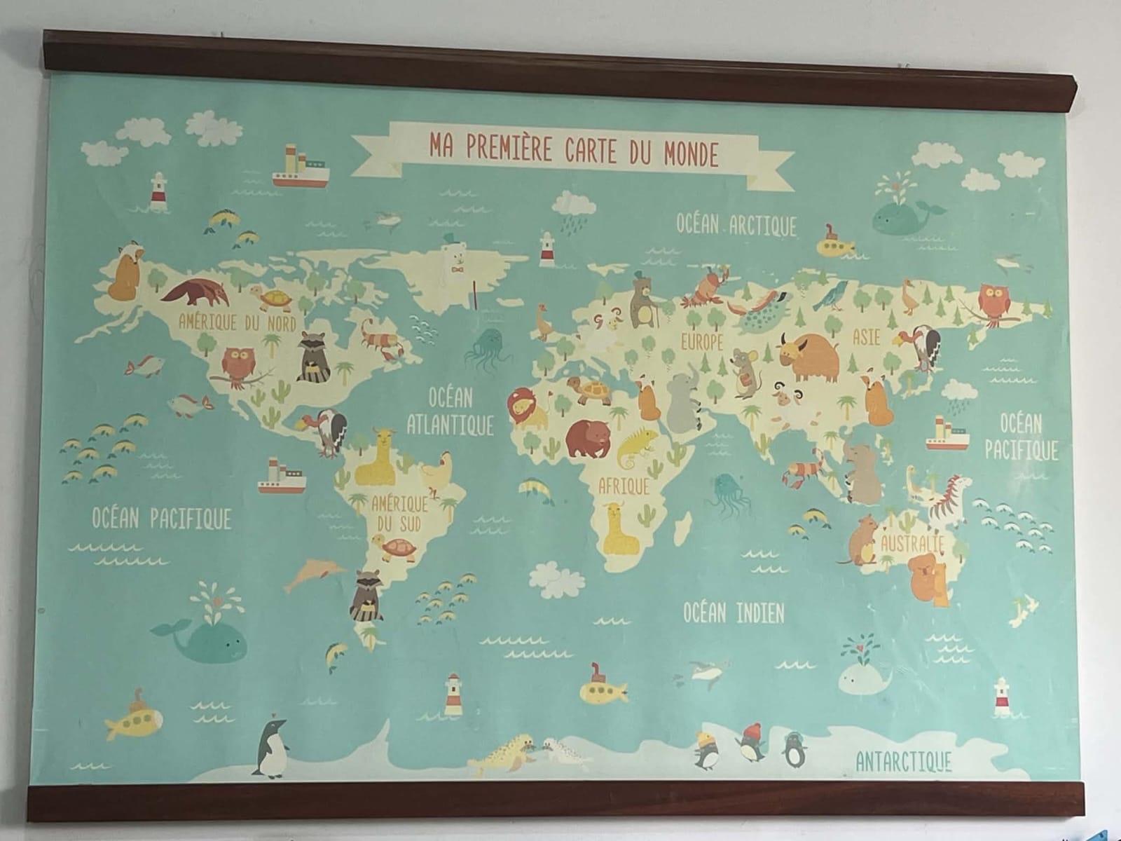 Carte decoratif pour enfants tres bon etat