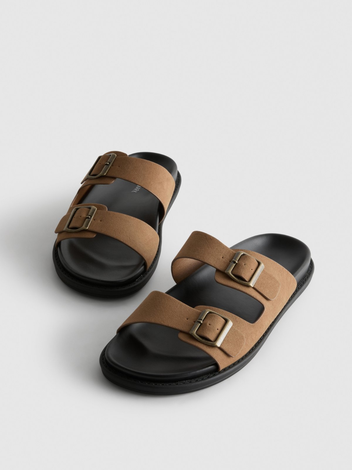 Claquette cuir importé tendance pour homme 