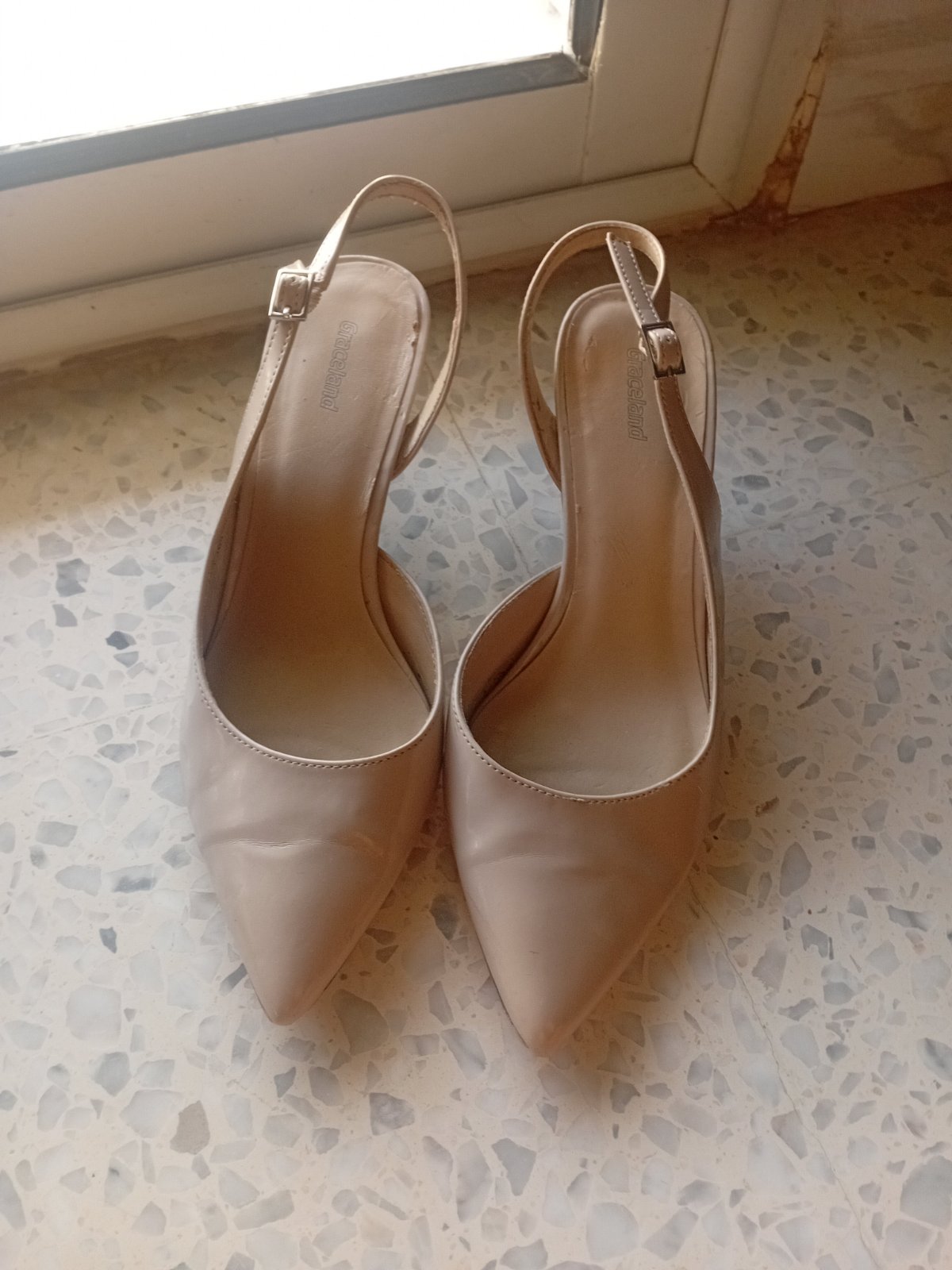 Escarpins slingback beiges – talon bas (Low Heel) 🤍 Marque: Graceland Couleur: Beige / Nude Talon bas 