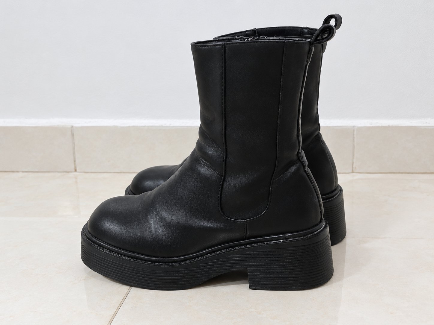 Bottines plateforme noires bout carré, pointure 36