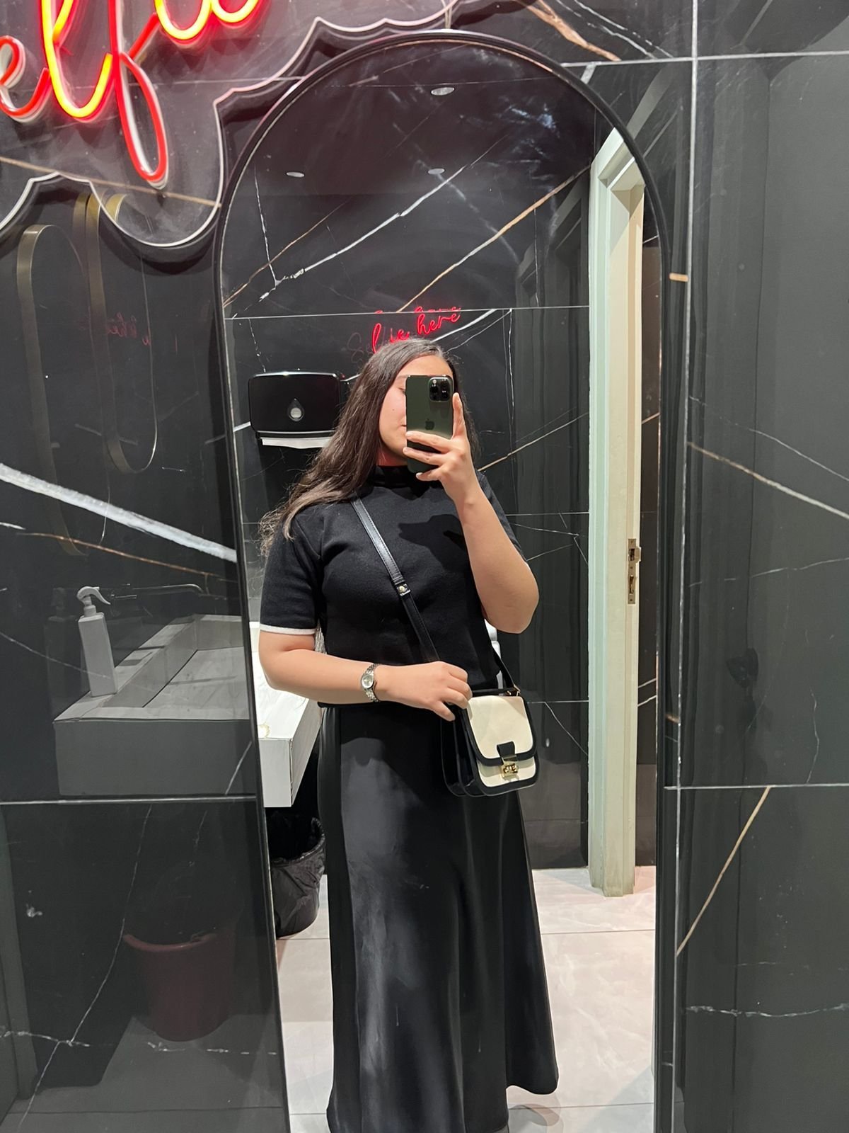 Jupe satin noire 