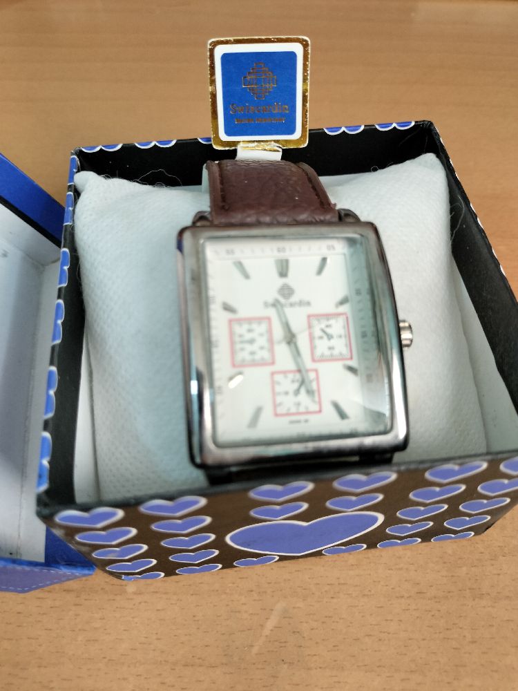 Montre classique authentique pour homme 