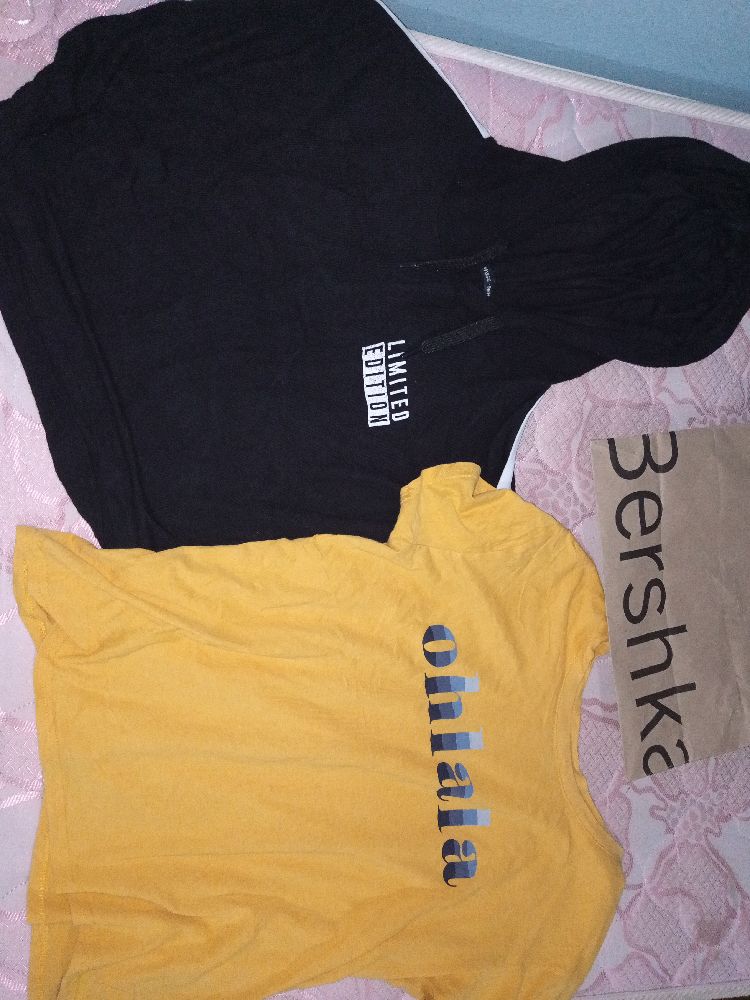 deux tshirt Bershka 